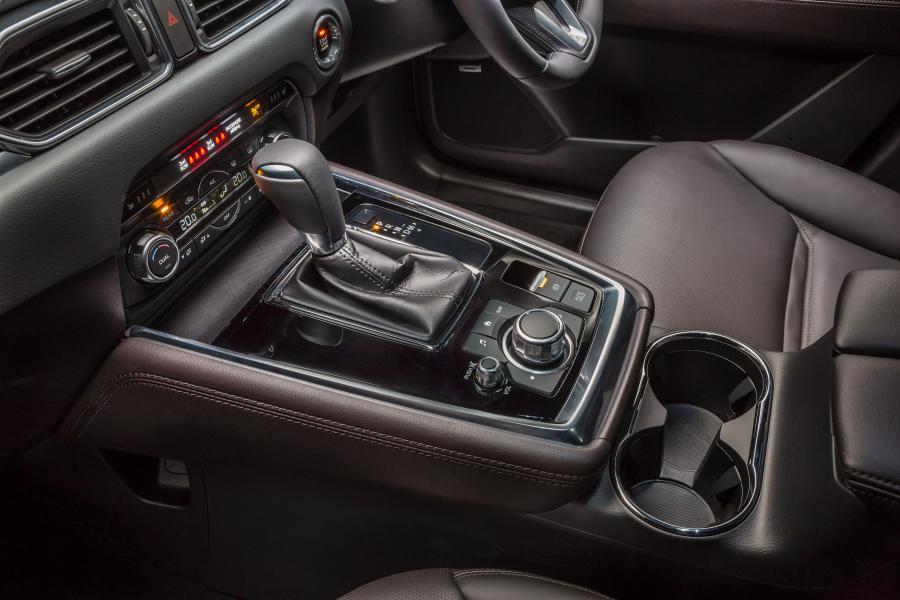Интерьер Mazda CX-8 2018 года  (AU) (фото 23 из 39)